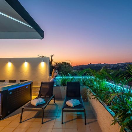 Delight Luxury Residences - Souda Luaran gambar
