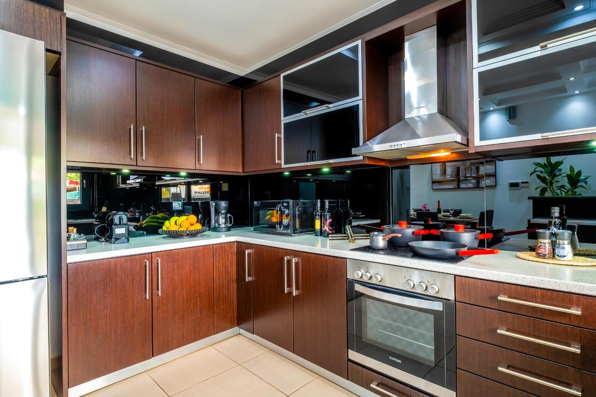 Delight Luxury Residences - Souda Luaran gambar