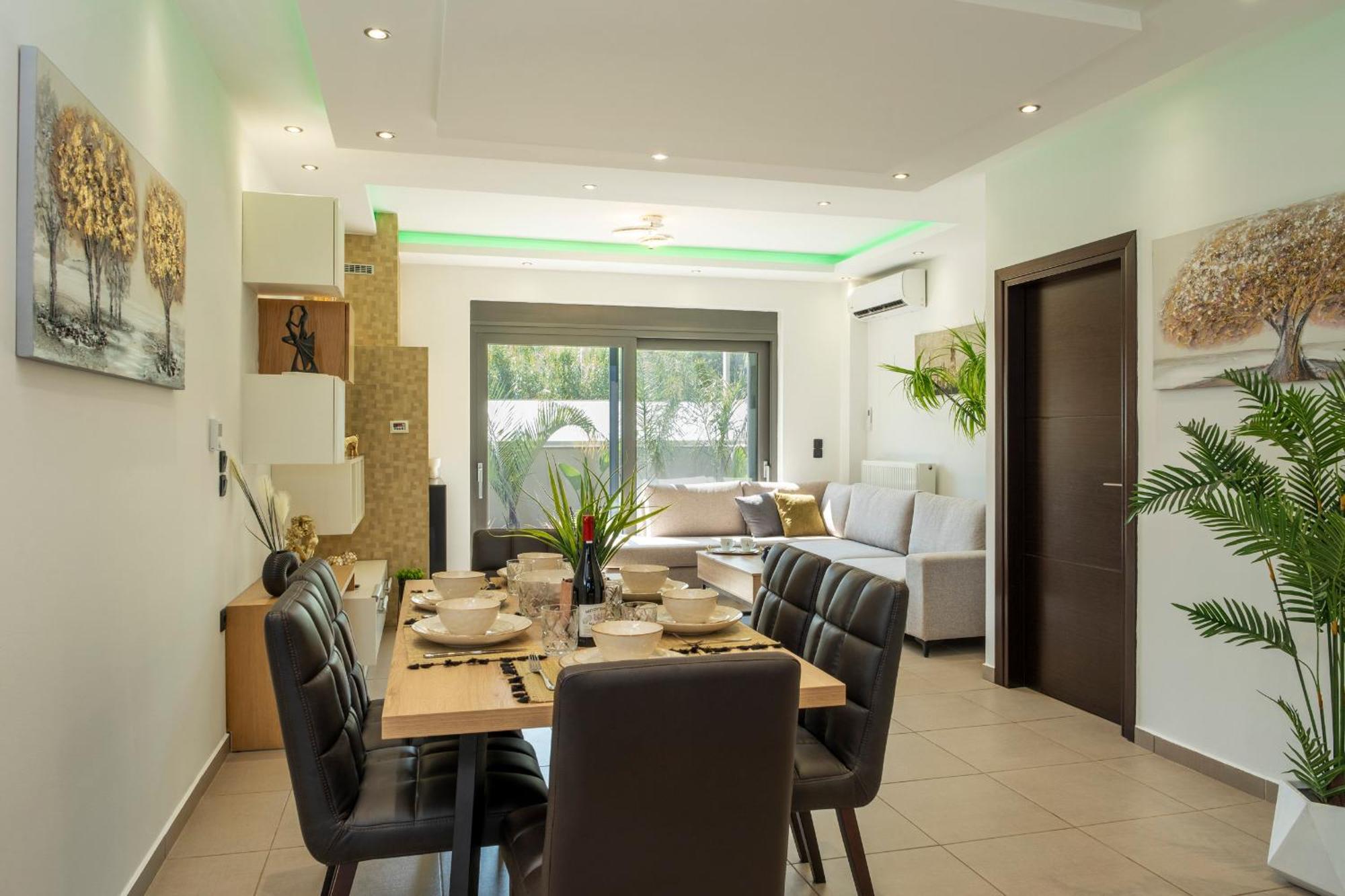 Delight Luxury Residences - Souda Bilik gambar