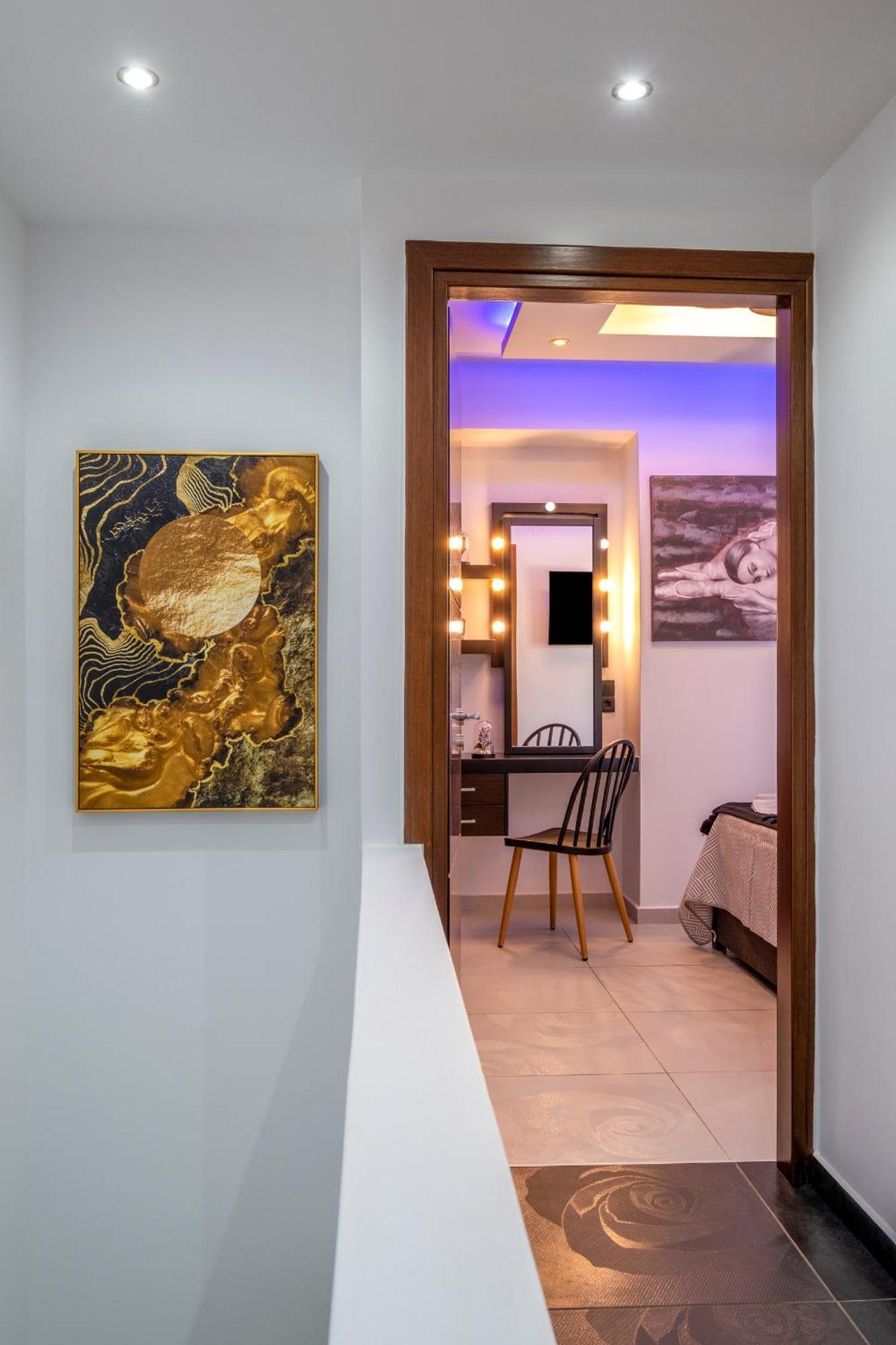 Delight Luxury Residences - Souda Bilik gambar
