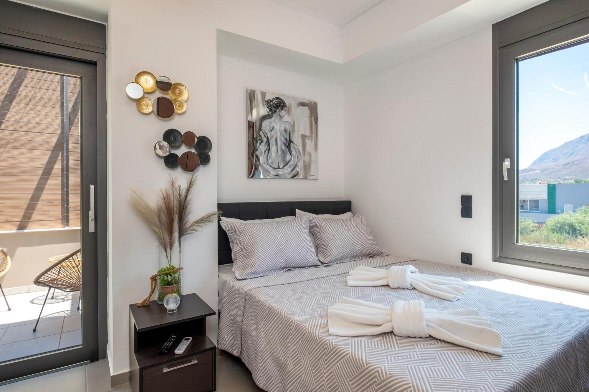 Delight Luxury Residences - Souda Bilik gambar